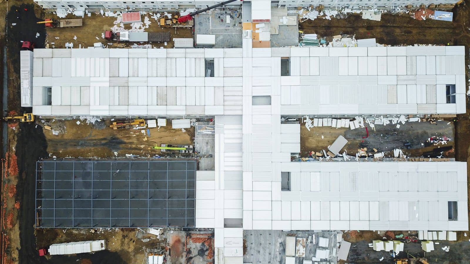 Station 12 Logistics: A single 640,000-square-foot building on a site with an active rail spur running through the best footprint.